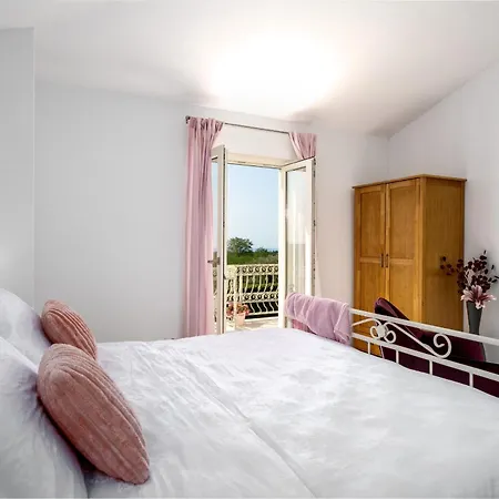Bincila For 12 People Near Porec With Sea View & Beautiful Garden