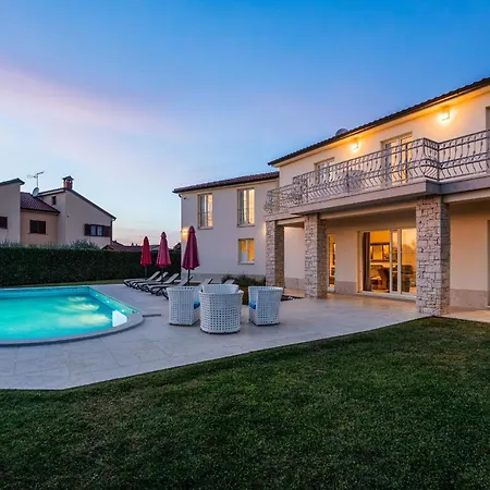 Bincila For 12 People Near Porec With Sea View & Beautiful Garden *