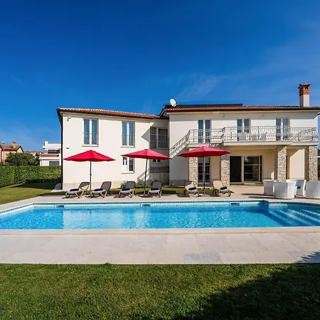 Bincila For 12 People Near Porec With Sea View & Beautiful Garden