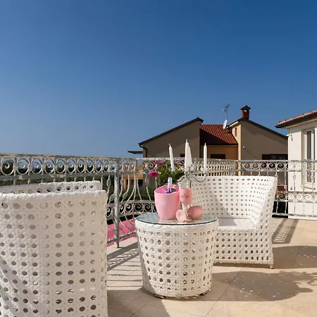 Bincila For 12 People Near Porec With Sea View & Beautiful Garden Willa